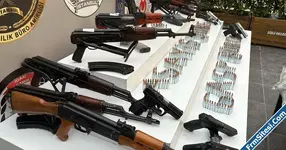İşyeri kurşunlayan çete üyeleri yakalandı Yakalanan şüphelinin evinde 11 keleş 35 kilo kokain...webp İşyeri kurşunlayan çete üyeleri yakalandı Yakalanan şüphelinin evinde 11 keleş 35 kilo kokain...webp
