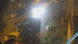 Sokak ortasında kucağında bebeği olan kadını darbetti-1.jpg