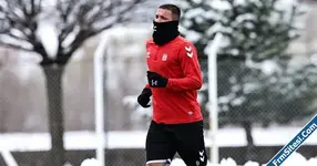 Sivasspor Fenerbahçe maçına soğuk havada hazırlanıyor-1.webp