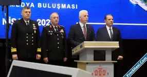 İstanbul Valisi Davut Gül Davut Gül 2025 yılı ilk üç aylık emniyet verileri değerlendirme top...webp İstanbul Valisi Davut Gül Davut Gül 2025 yılı ilk üç aylık emniyet verileri değerlendirme top...webp