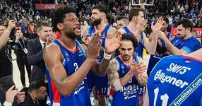 Anadolu Efes THY Avrupa Liginde playoff biletini kaptı-1.webp Anadolu Efes THY Avrupa Liginde playoff biletini kaptı-1.webp