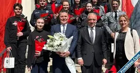 Öğrencilerden emniyete Polis Haftası ziyareti-1.webp