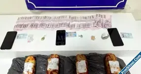 Salça bidonlarıyla uyuşturucu satarken yakalanan 1 kişi tutuklandı-1.webp Salça bidonlarıyla uyuşturucu satarken yakalanan 1 kişi tutuklandı-1.webp