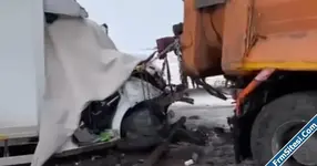 Kamyonet kar küreme aracına çarptı 1 ölü 2 yaralı-1.webp
