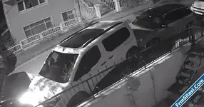 Park halindeki 8 araca çarptı O anlar kameraya yansıdı-1.webp