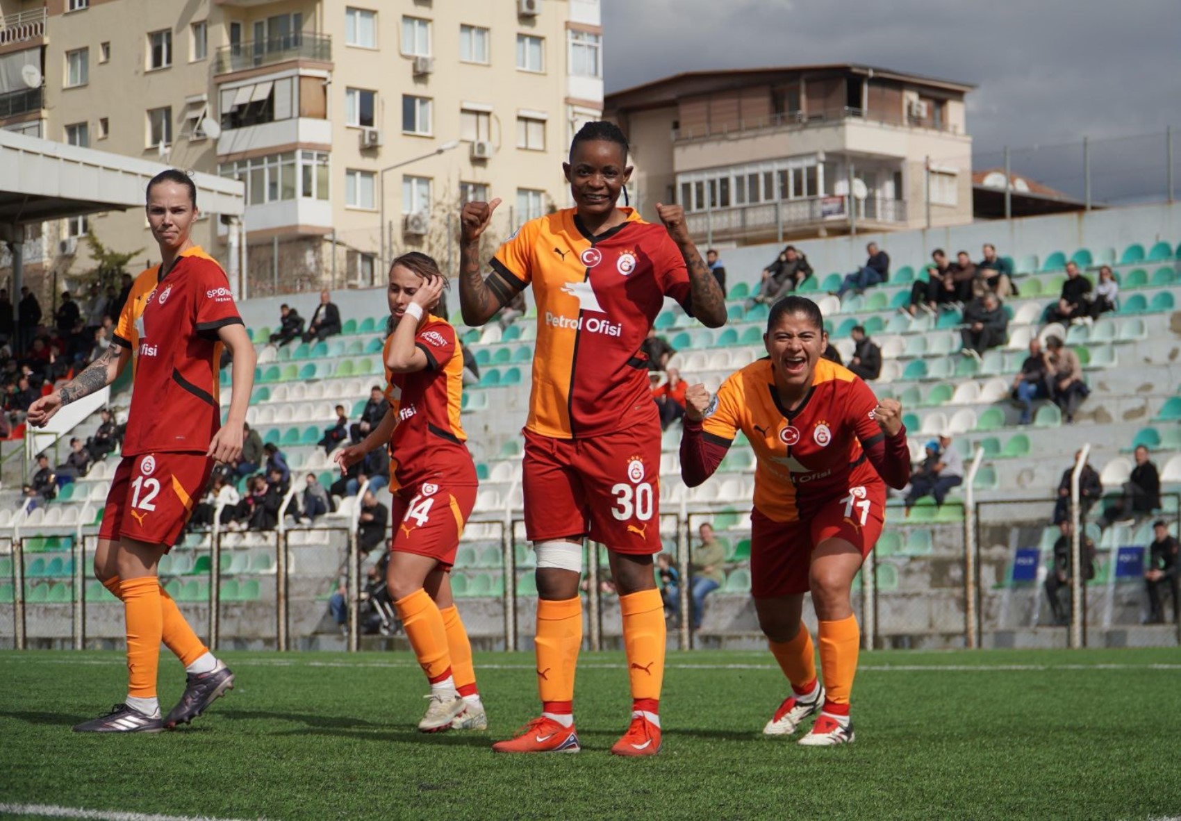093957855-galatasaray-kadin-futbol.jpg